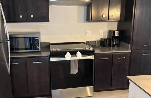 Jarrell Apartment | Pool Home Mins to Austin ER, St David’s & Baylor Scott & White Memorial Hospital