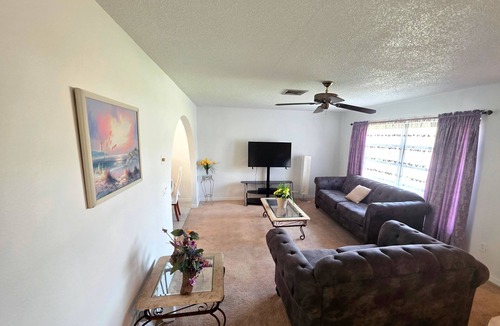 Warm Mineral Springs House | Pool Home Near Warm Mineral Springs& Beaches