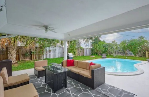 Lighthouse Point House | Pool Home w/ GAME Room
