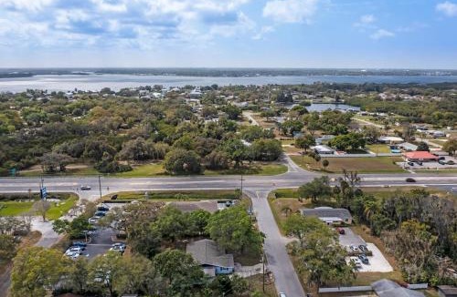 Ellenton House | Pool home with large fenced yard