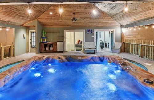 Friendswood House | Pool Hot-Tub - 4 BR Luxury Home in Friendswood