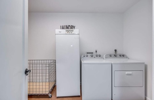 Arroyo Chico House | Pool & Hot Tub/5 BR 3 BA/Game Room/Midtown