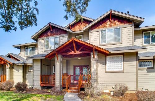 Klamath Falls House | Pool & Hot Tub Access! Running Y Retreat w/Deck