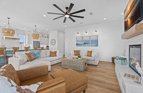 Crystal Beach House | Pool | Hot Tub | Beachfront | Fenced Yard