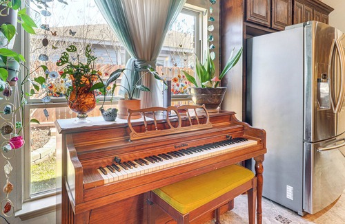 Berdoll Farms House | Pool & Hot Tub! Dog-Friendly AwaySis in SE Austin