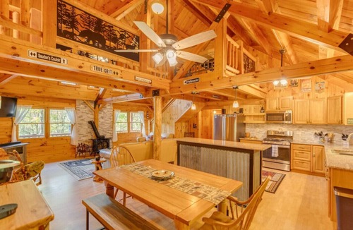 Campton Cabin | Pool-Hot Tub-Dog Friendly