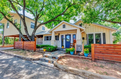 Fredericksburg House | POOL, HOT TUB, FIRE PIT, PET FRIENDLY, 7 CRUISER BIKES, CHECKS ALL THE BOXES.