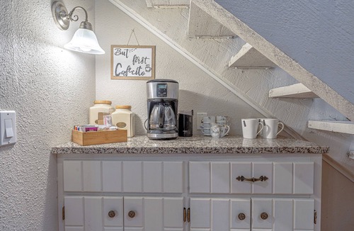 North San Antonio - SAT House | Pool + Hot Tub + Fire Pit + Game Room + 20 min DT/River walk + 15 min Airport
