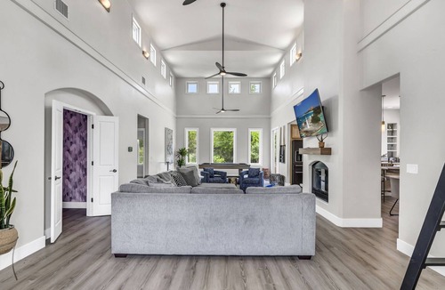 Bear Creek Villa | Pool & Hot Tub | Fire pit | 20 Guests | 13 Beds