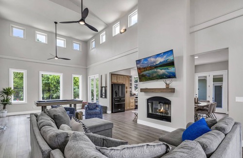 Bear Creek Villa | Pool & Hot Tub | Fire pit | 20 Guests | 13 Beds