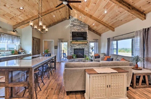 Williamstown House | Pool | Hot Tub | Firepit | 15 min to Ark