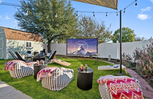 Grand Prairie House | Pool Hot Tub Game Room Outdoor Movies Luxury Stay
