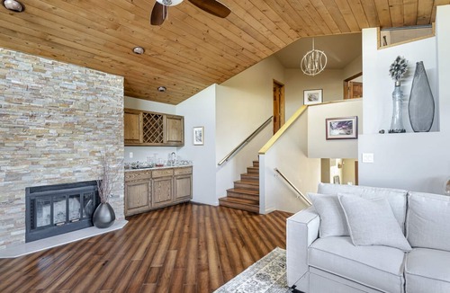 Northeast Heights House | POOL, HOT TUB & GORGEOUS VIEWS Atop Albuquerque