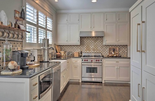 Bouldin House | Pool & Hot Tub: Ideally Located 'Austin Oasis'