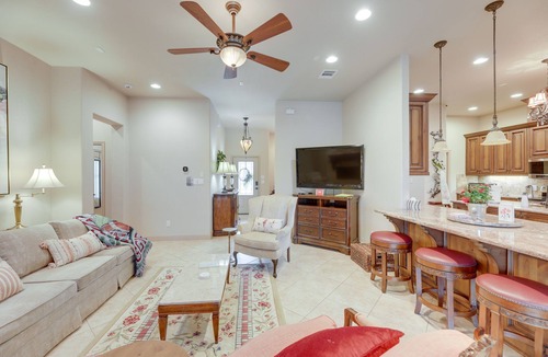 Bastrop House | Pool & Hot Tub in Sunny Smithville Getaway!