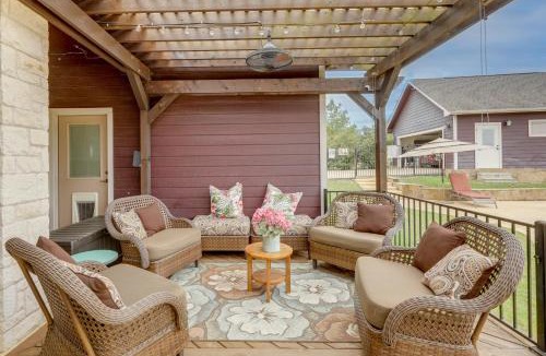 Bastrop House | Pool & Hot Tub in Sunny Smithville Getaway!