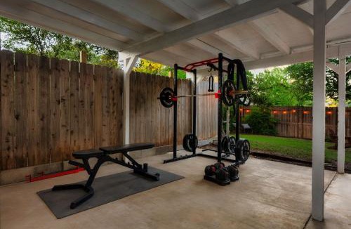 Round Rock West House | Pool & Hot Tub Luxury Escape Gym & Gameroom