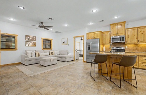 Johnson City House | Pool+Hot-Tub, Pickleball-Whiskey & Wine Room