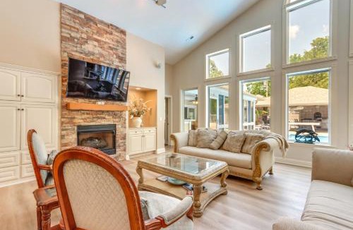 Camdenton House | Pool, Hot Tub & Pickleball Court: Lake Ozarks Home