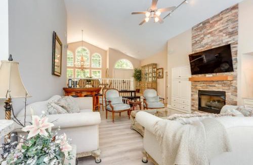 Camdenton House | Pool, Hot Tub & Pickleball Court: Lake Ozarks Home