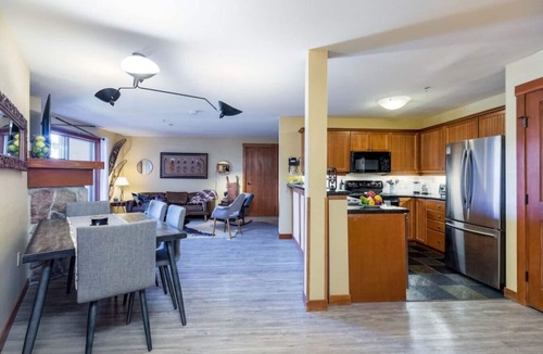 Salt Lake Mountain Resorts Condo | Pool,Hot Tub,Pool Table,Bike,Hike,Ski-Resort View!