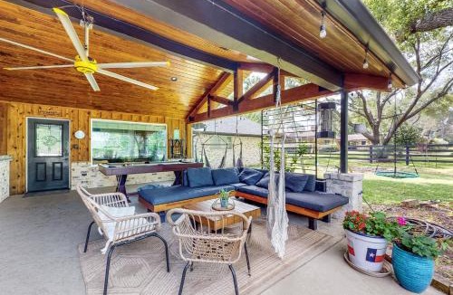 Tomball House | Pool, Hot Tub & Pool Table! Grand Home in Tomball