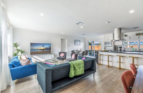 Deerfield Beach House | Pool, Hot Tub & Putting Green near Deerfield Beach | Oasis on Fourth