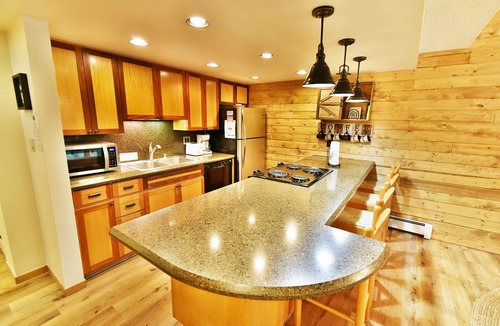 Frisco Condo | Pool, Hot Tubs, Deck On River! Walk to Main Street Dining, Shops, Events