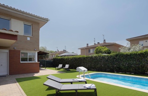 Tordera Villa | Pool house 10 minutes drive from the beach
