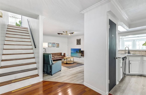 Meadows Place House | Pool House - 5-Bed- Pergola- Sunroom-Pet Friendly