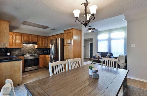 Abilene House | POOL house 6 min to ACU/Airport