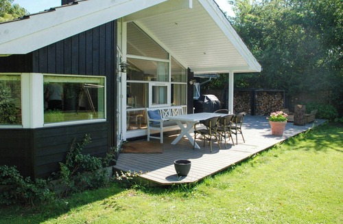 Melby House | Pool house by the North Coast Trail near Hundested