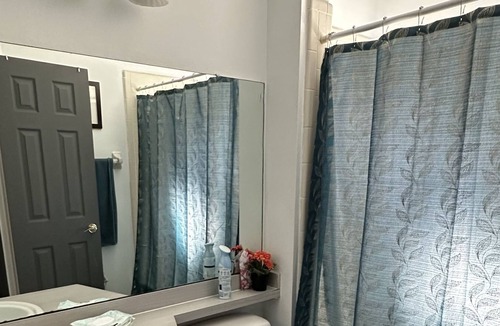 Oak Grove House | Pool House full bed