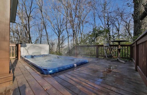 Lookout Valley Neighborhood Association House | Pool House Group