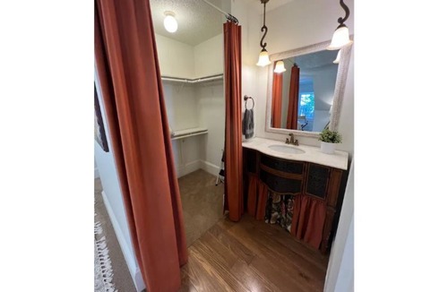 Griffin Apartment | Pool House Loft Apartment