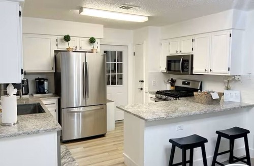 Greenslopes At Lake Creek House | Pool House near Downtown Round Rock