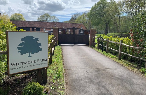 Guildford Apartment | Pool House Whitmoor Farm