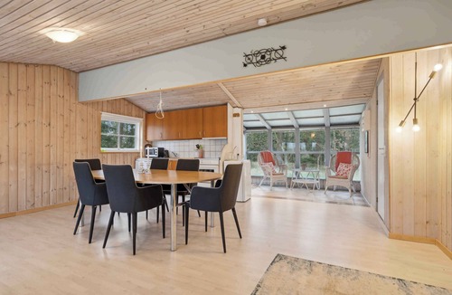 Bording House | Pool house with space for relaxation
