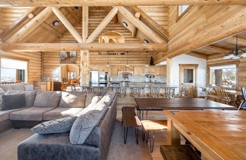 Fish Haven Cabin | POOL in Cabin, Sleeps 55+, Tons of Parking