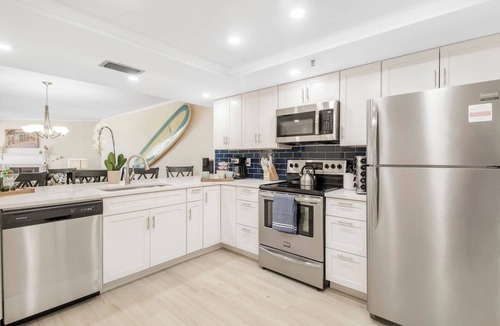 Indian Shores Condo | Pool is Open- Beach Cottage 1411, Gulf Front 3BR 2BA, Htd Pool Hot Tub Sleeps 11