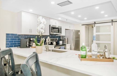 Indian Shores Condo | Pool is Open- Beach Cottage 1411, Gulf Front 3BR 2BA, Htd Pool Hot Tub Sleeps 11
