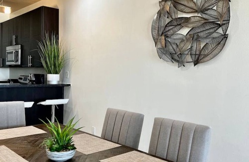 Mission Apartment | Pool & Jacuzzi Condo - Book Now!