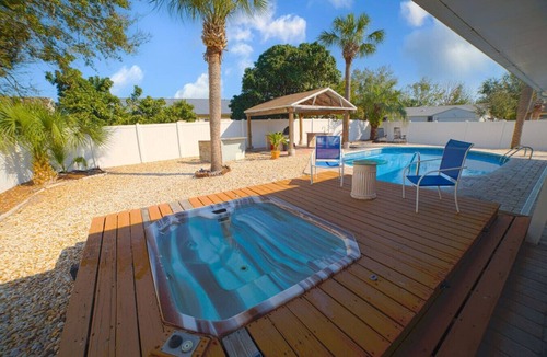 Oak Ridge House | Pool-Jacuzzi & Palm Trees/8 Universal/15 Disney