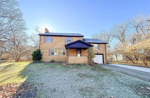 Keller Park House | Pool Kayaks Hot Tub Game Rooms Sleeps 16