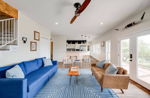 Buchanan Dam House | POOL, Lake views, 5 KING/3.5b, outdoor Cabana