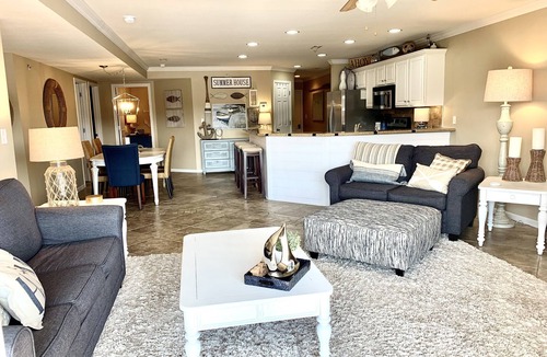 Camdenton Condo | Pool & LakeFront Views From Beautiful Condo!
