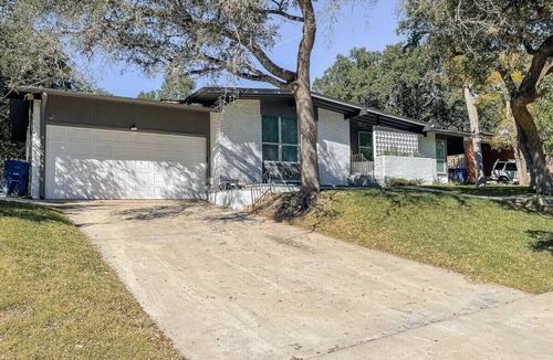 Wetmore House | Pool! Mins to Downtown & Alamo - Casa Relajante