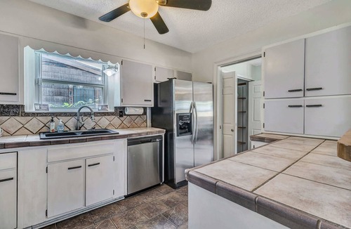 Jefferson House | Pool! Mins to Downtown & Alamo - Huisache Retreat