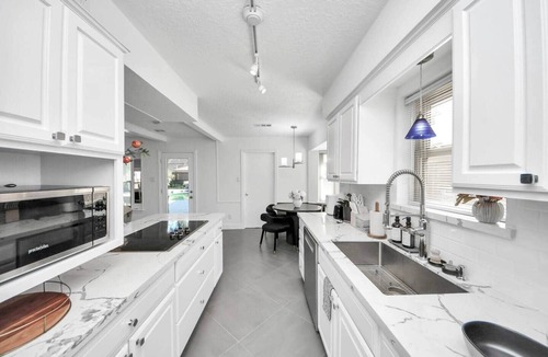 Sharpstown House | *Pool | Near Galleria Mall, NRG stadium