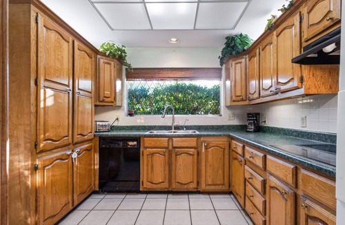 Duncanville House | Pool 🏊🏼‍♂️ Oasis 🏝 Amazing Home, Pool, Hot Tub, Grills, Fire Pit 🔷 Central Location!